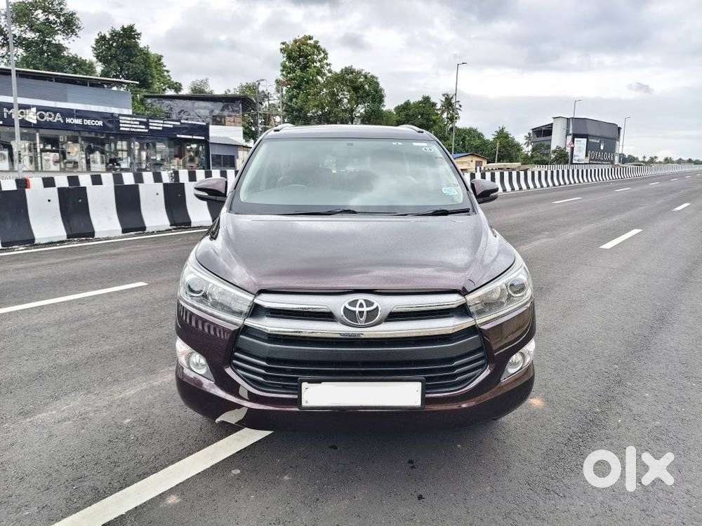 Toyota Innova Crysta 2.4 V, 2016, Diesel