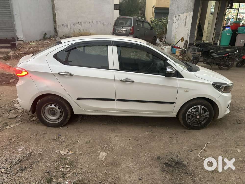 Tata Tigor Xe, 2021, Petrol