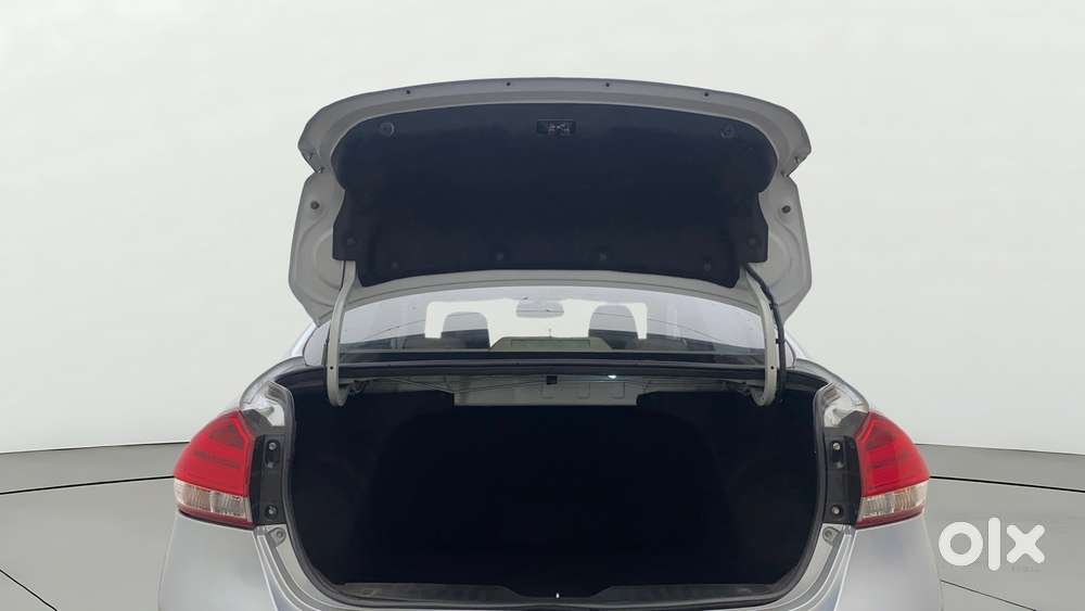 Maruti Suzuki Ciaz 1.5 Alpha Shvs Petrol, 2022, Petrol