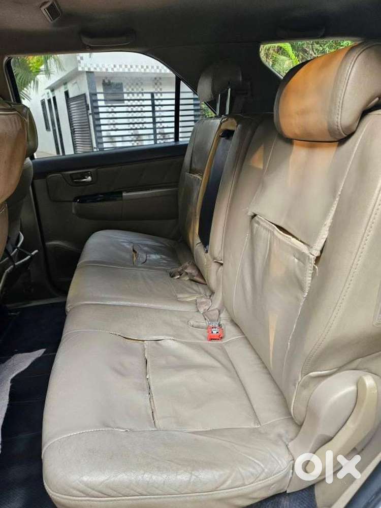 Fortuner 4x4 (1st Owner)