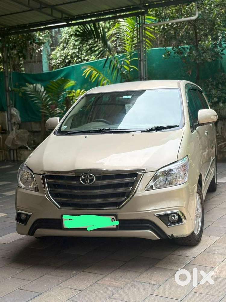 Toyota Innova 2014 Diesel 210 Km Driven