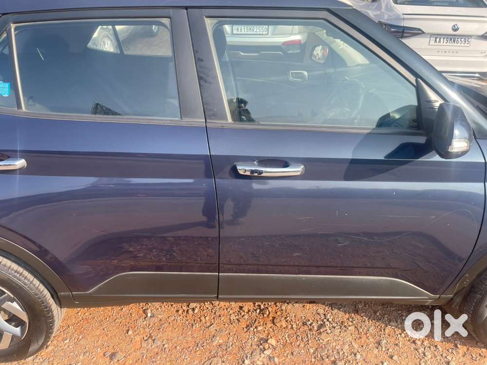 Hyundai Venue 2020 Petrol Well Maintained