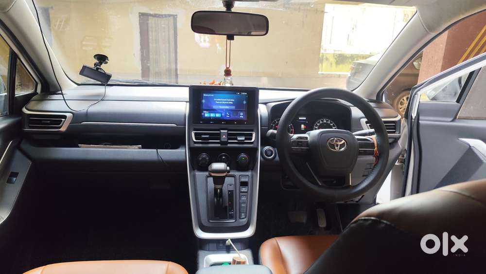 Toyota Innova Hycross 2.0 Gx 8 Str, 2023, Petrol