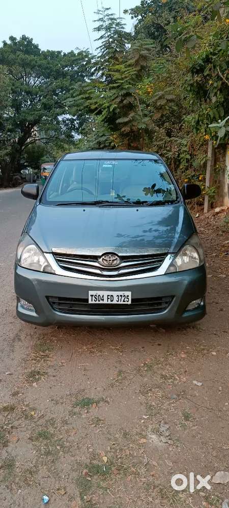 Toyota Innova 2010 Diesel Well Maintained