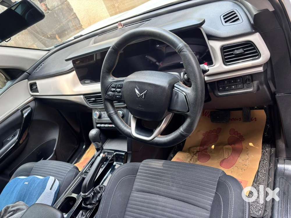 Mahindra Xuv700 2023 Petrol Well Maintained
