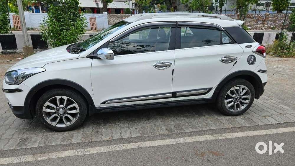 Hyundai I20 Active S Model Petrol 2017 July 1 Owner 90000km Driven