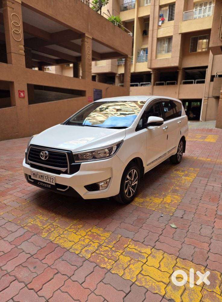 Toyota Innova Crysta [2020-ongoing] 2.4 Gx 7 Str, 2025, Diesel