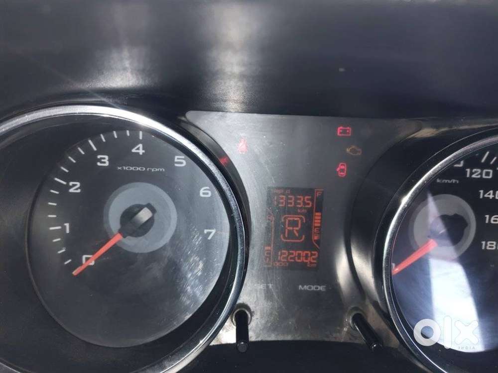 Mahindra Tuv 300 T8 Amt (automatic), 2016, Diesel