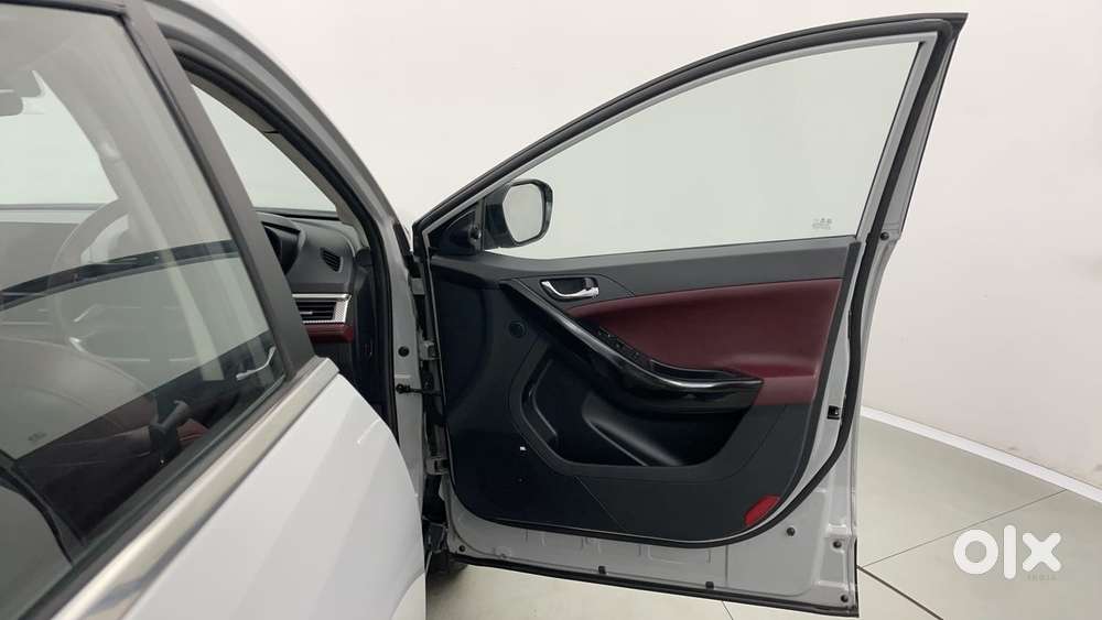 Tata Curvv S 1.2 Revotron Petrol 6mt, 2025, Petrol