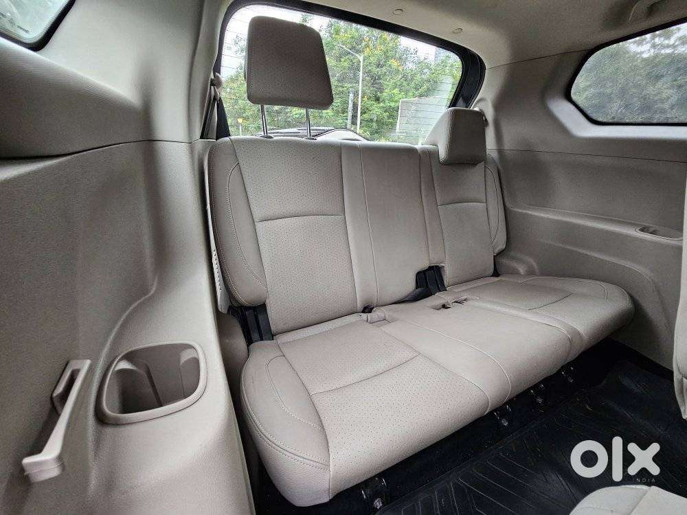 Mahindra Marazzo M8, 2018, Diesel