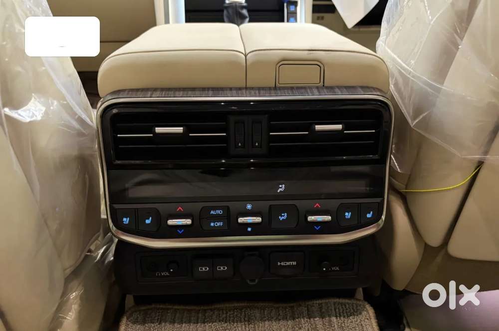 Toyota Land Cruiser V8 Petrol, 2026, Petrol