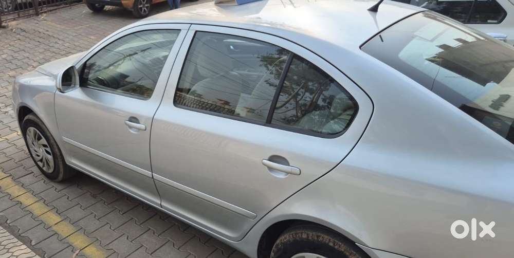 Skoda Laura 1.8 Tsi Active, 2011, Petrol