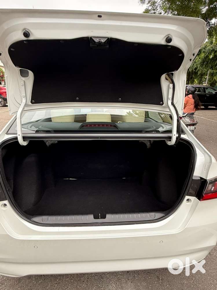 Honda Amaze Petrol 2025