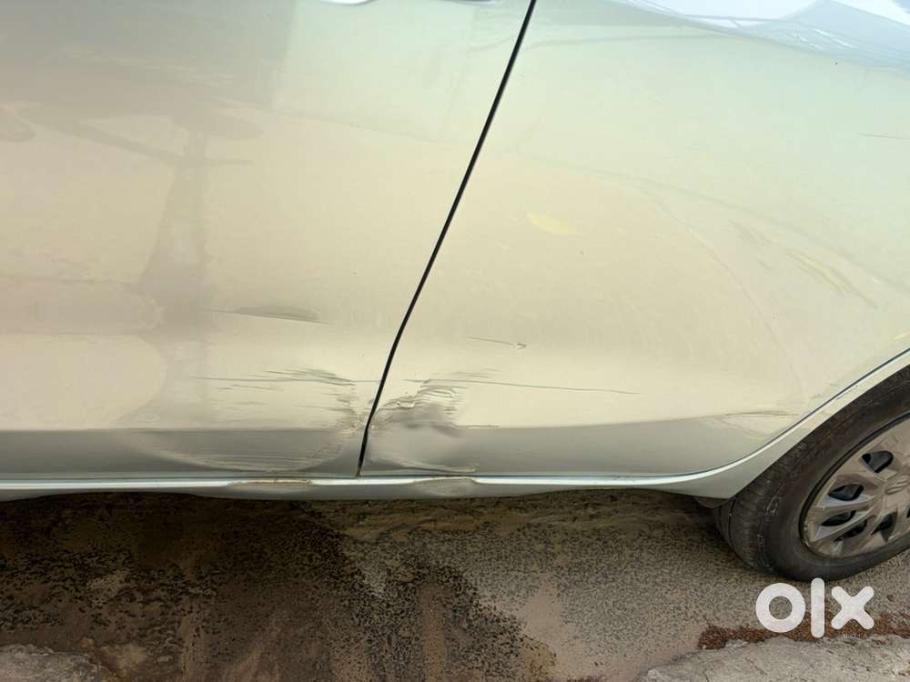 Dzire Vxi Automatic 4 Lacs Loan Continue