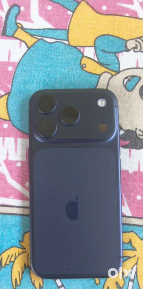 I PHONE 17 pro 4 months old