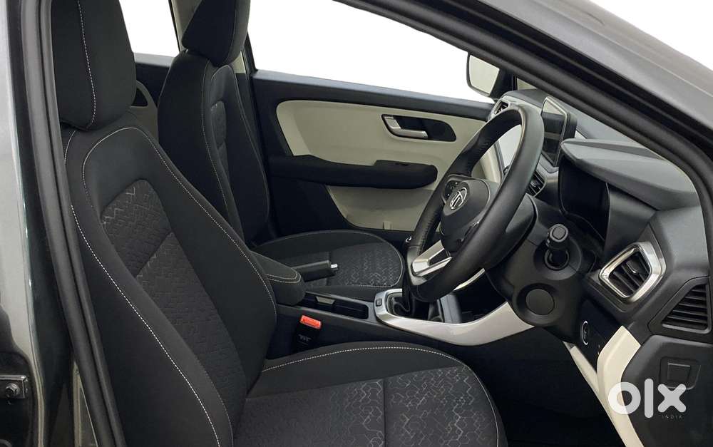 Tata Altroz Xz Plus I-turbo (s), 2023, Petrol