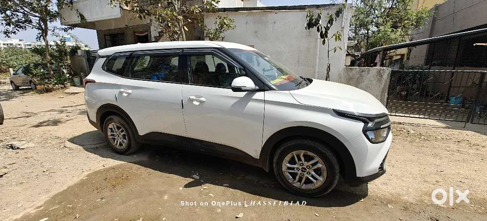 Kia Carens  Premium 2024