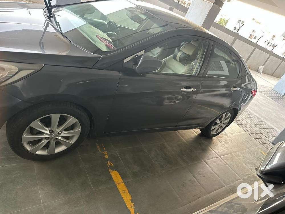 Hyundai Hybrid Car 2012