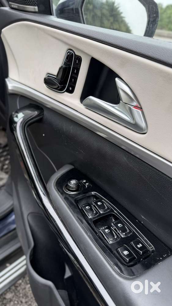 Mahindra Xuv700 2.2 Ax 7 Diesel At Luxury Pack Str, 2023, Diesel