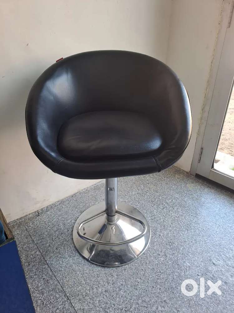 Same 2 chair sale on good price up and down working new condition