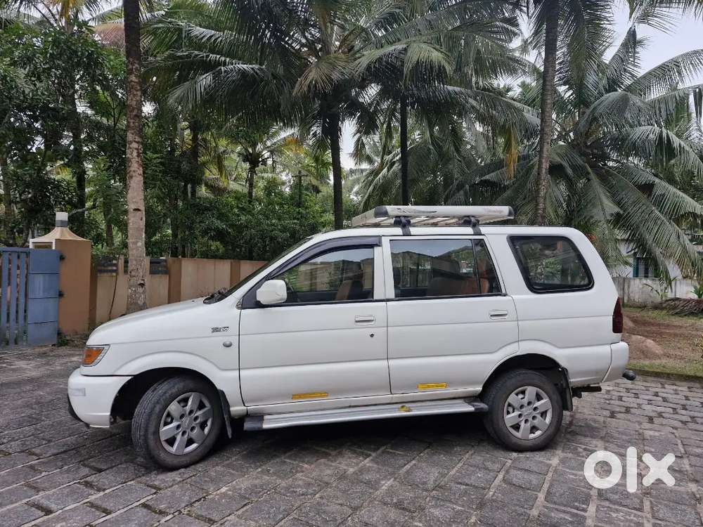 Chevrolet Tavera Neo 2015