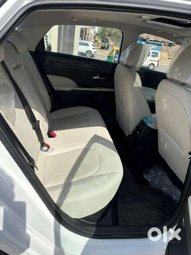 Hyundai Verna 1.5 Sx (o) Petrol Mt, 2025, Petrol