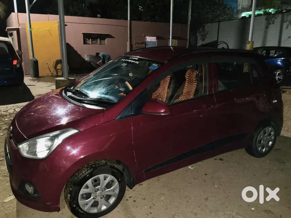 Hyundai Grand I10 2017 Petrol 121000 Km Driven