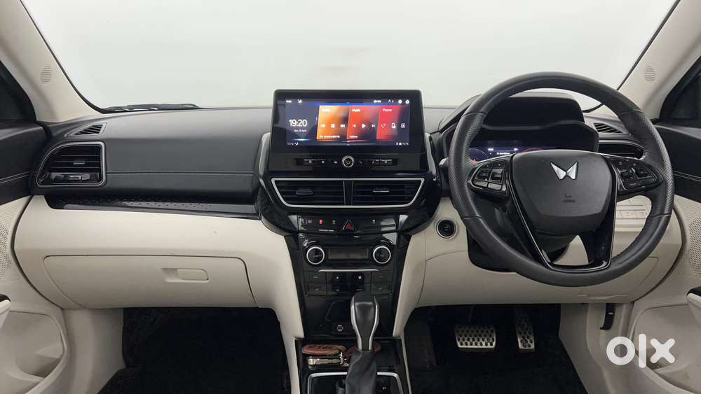 Mahindra Xuv 3xo Ax7l 1.2 Petrol At (pg), 2024, Petrol