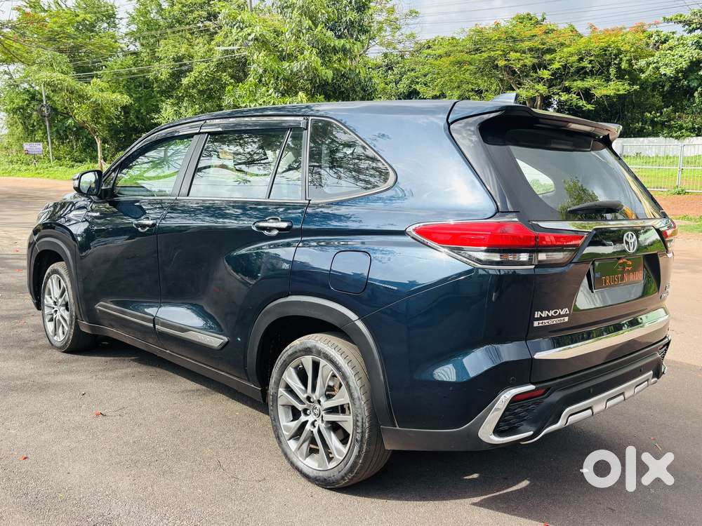 Toyota Innova Hycross 2.0 Zx (o) Hybrid 7 Str, 2023, Petrol
