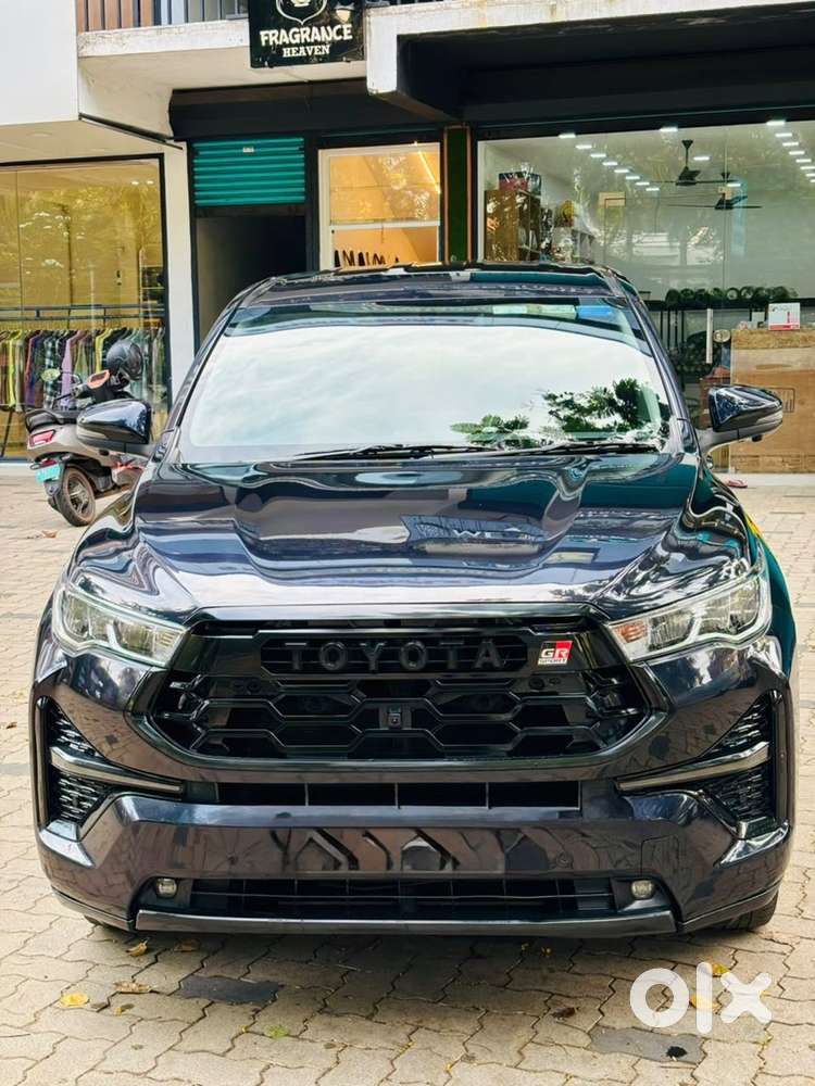 2024 Toyota Innova Hycross Vx | 71,000 Km | Sparkling Black |
