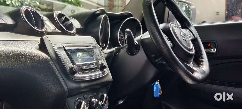 Maruti Suzuki Swift Vxi + Manual, 2021, Petrol