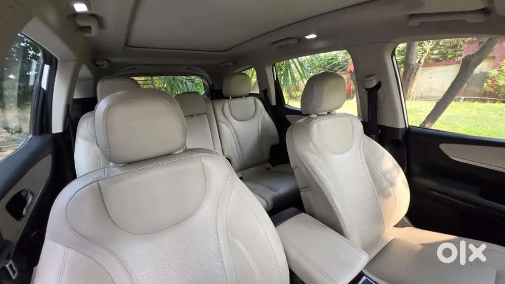 Mahindra Xuv700 2024 Diesel At Well Maintained
