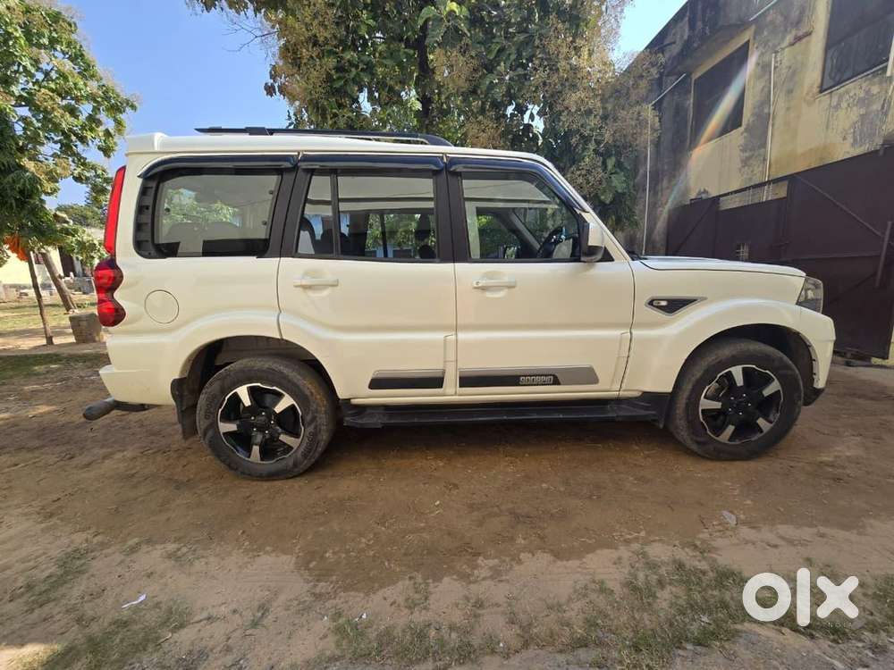 Mahindra Scorpio Classic 2022 Diesel 110000 Km Driven