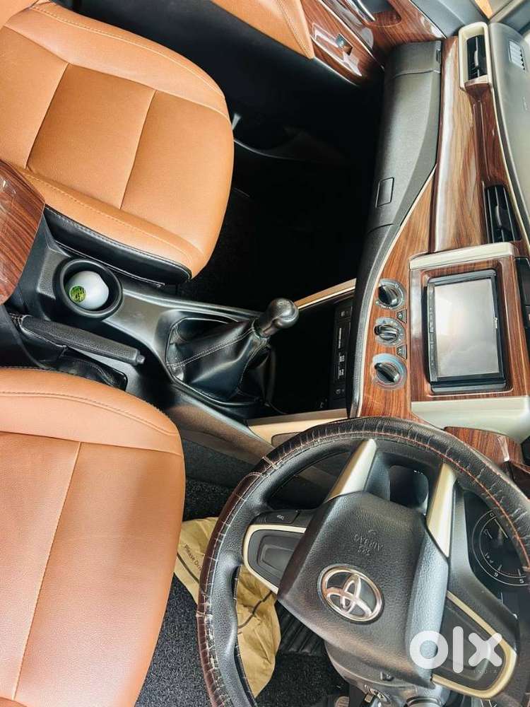 Toyota Innova Crysta 2.8 Gx At 8s, 2017, Diesel