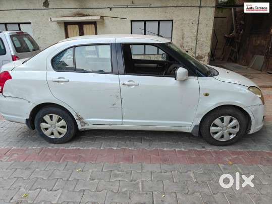 Maruti Suzuki Swift Dzire Vxi, 2011, Petrol