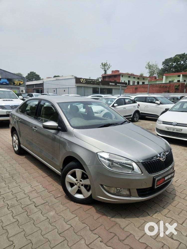 Skoda Rapid 1.5 Tdi At Ambition With Alloy Wheel, 2015, Diesel