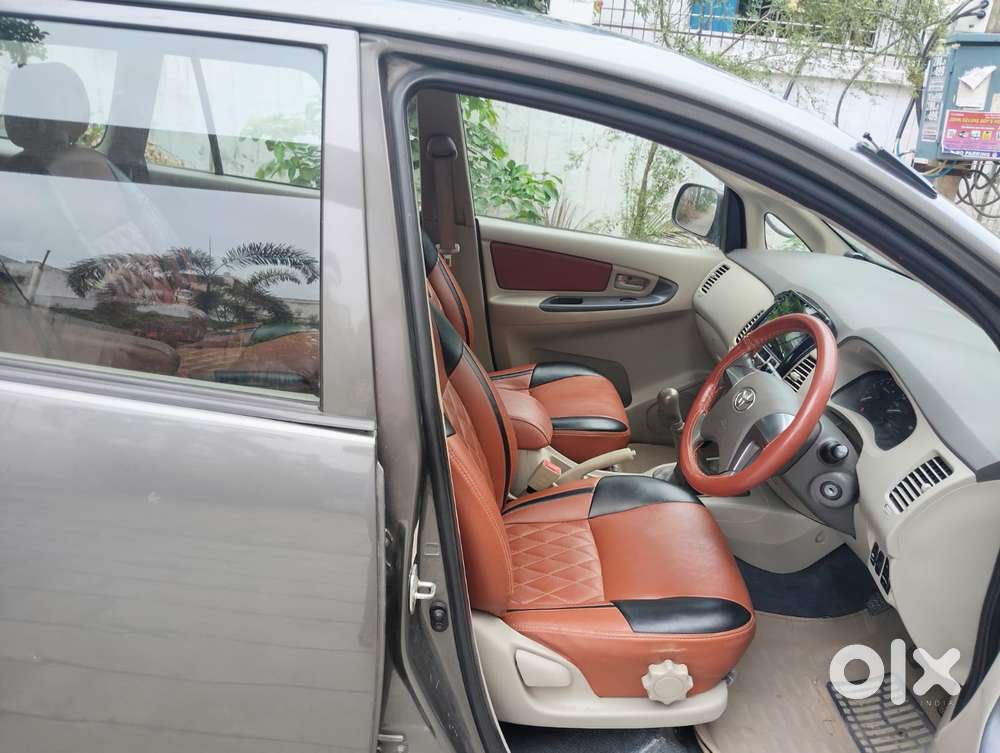Toyota Innova 2.5 G (diesel) 7 Seater Bs Iv, 2014, Diesel