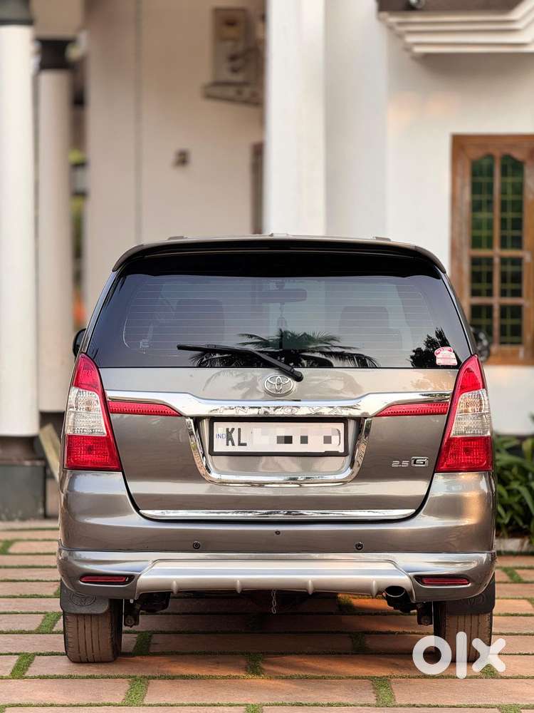 Toyota Innova 2.5 G (diesel) 8 Seater Bs Iv, 2014, Diesel