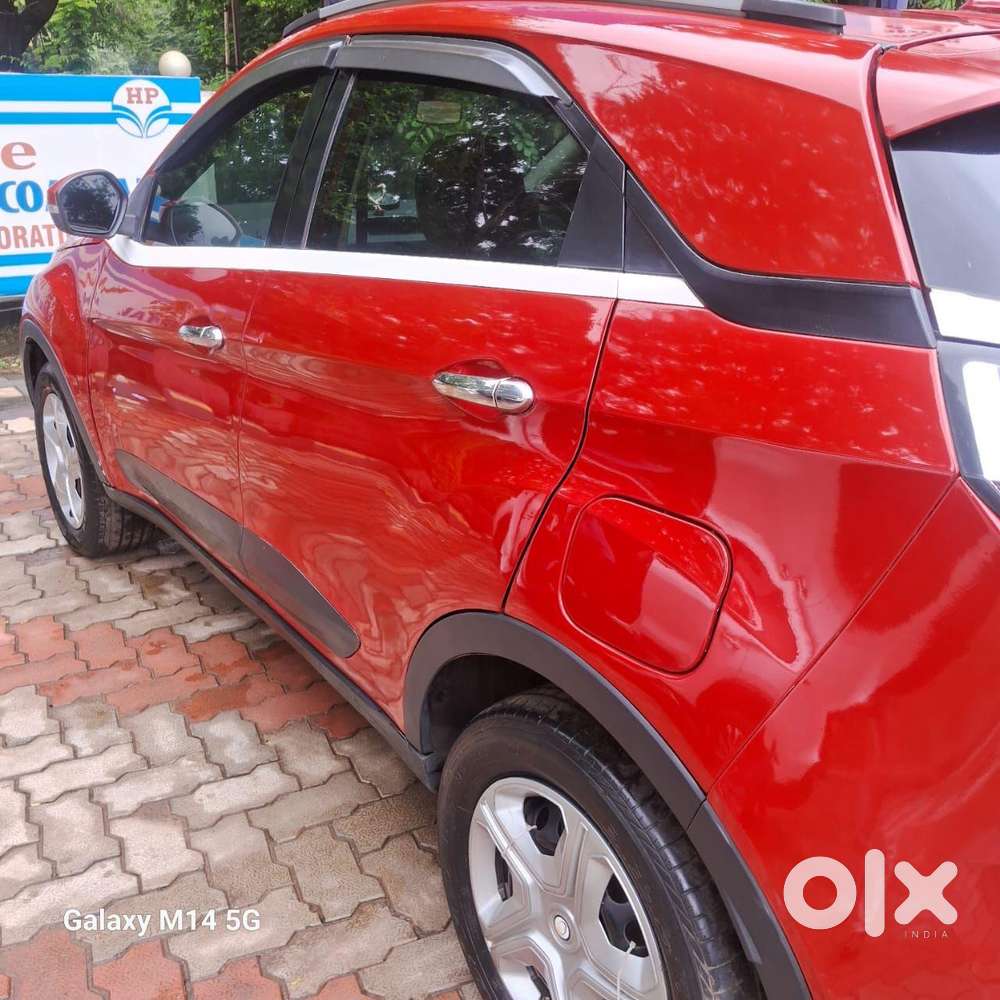 Tata Nexon 1.2 Revotron Xt, 2018, Petrol