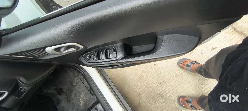 Hyundai Venue 2020 Diesel Good Condition.  Full Insurance Valid