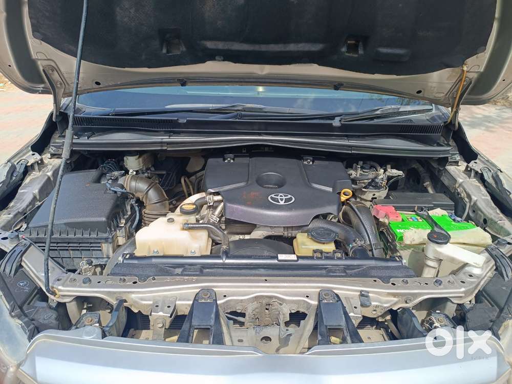 Toyota Innova Crysta 2.8z Automatic, 2016, Diesel