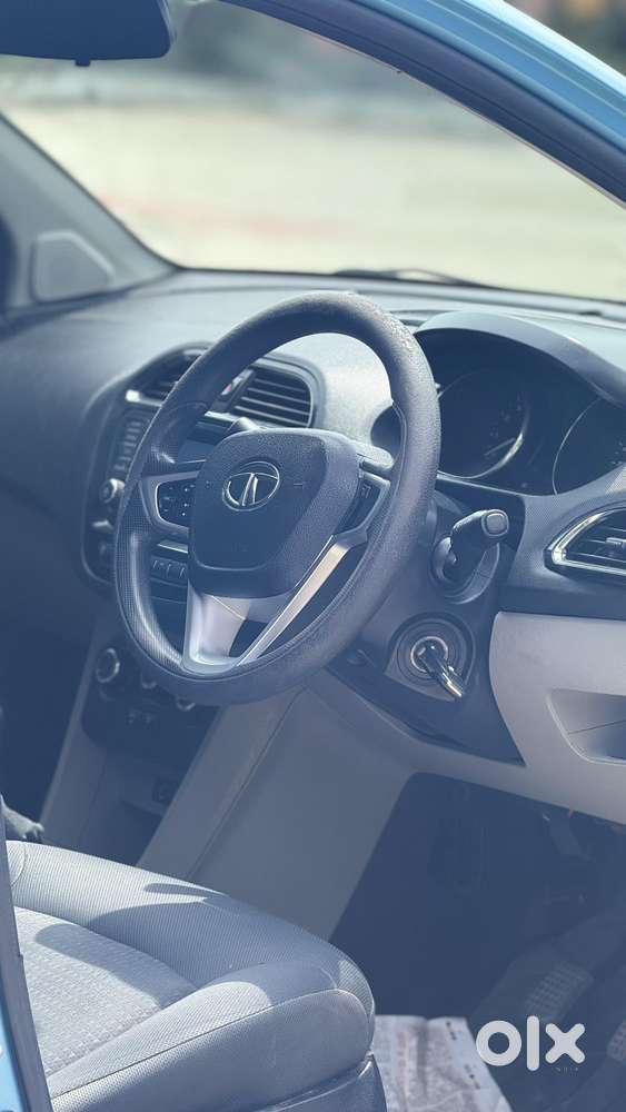 Tata Tiago 1.2 Revotron Xm, 2017, Petrol