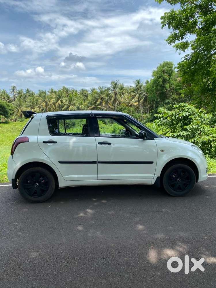 Maruti Suzuki Swift 2010 Petrol Well Maintained