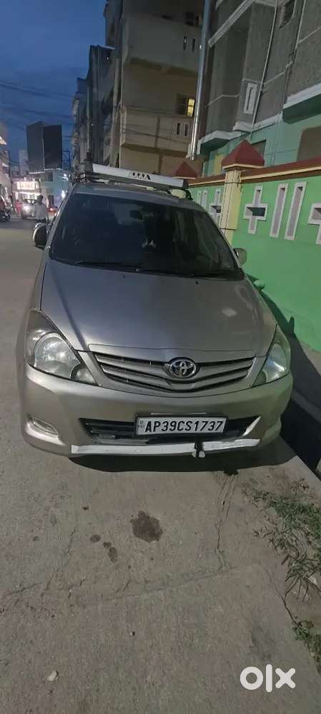 Toyota Innova 2010