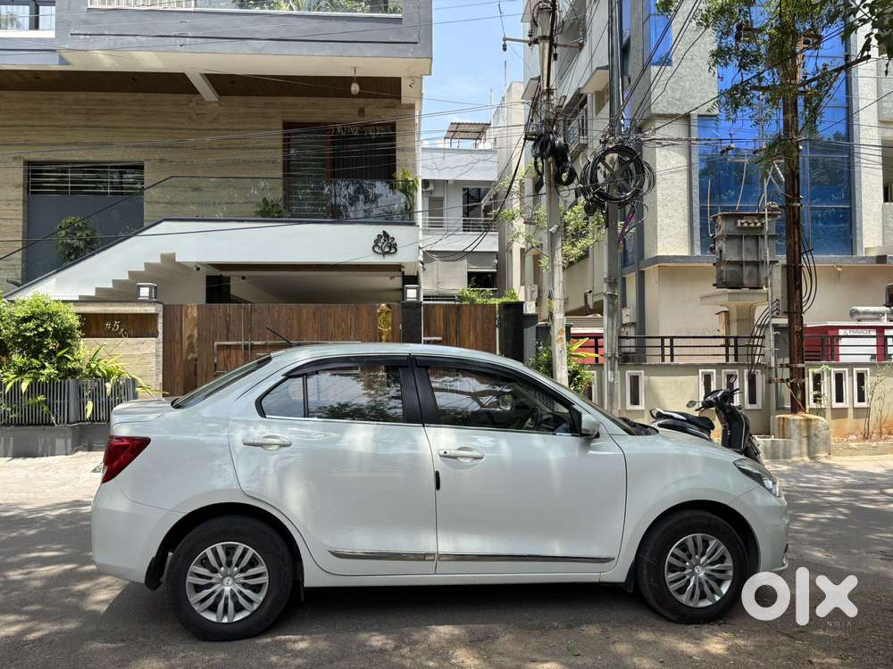 Maruti Suzuki Swift Dzire 1.3 Vxi, 2021, Petrol