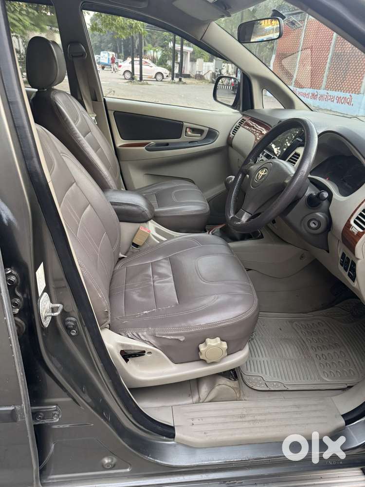 Toyota Innova 2.5 G (diesel) 8 Seater, 2012, Diesel