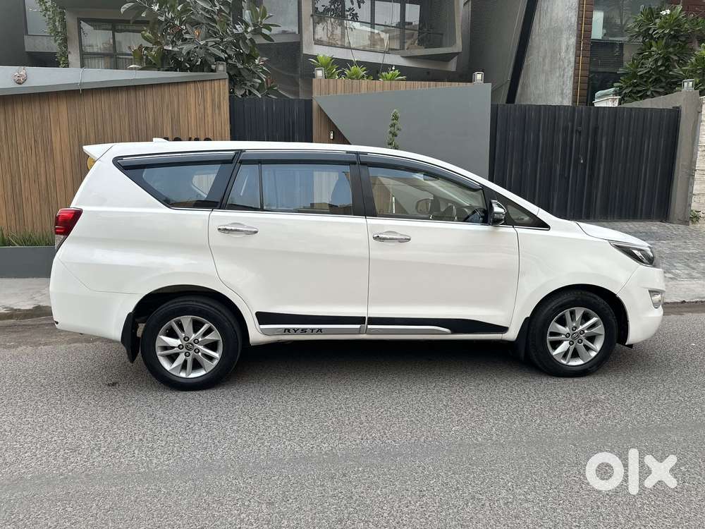 Toyota Innova Crysta 2.4 V 8 Str, 2018, Diesel