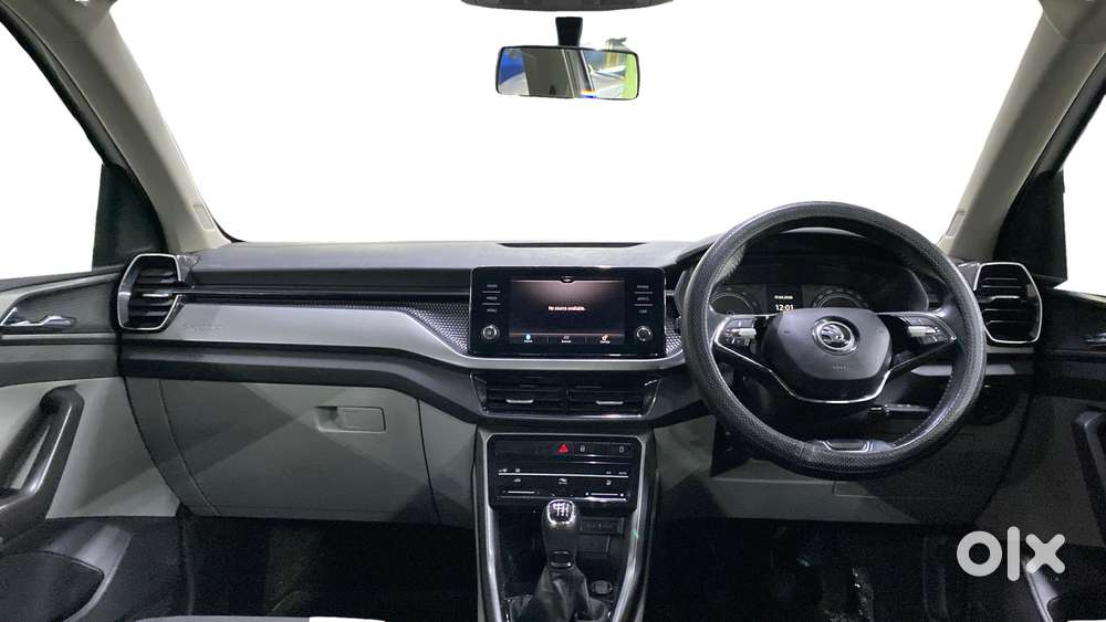 Skoda Kushaq 1.0 Tsi Ambition, 2022, Petrol
