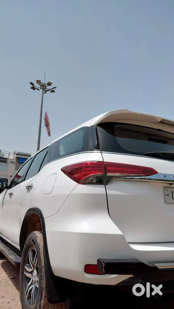 Fortuner 4x2
Automatic 
November 2017
85000 Km
