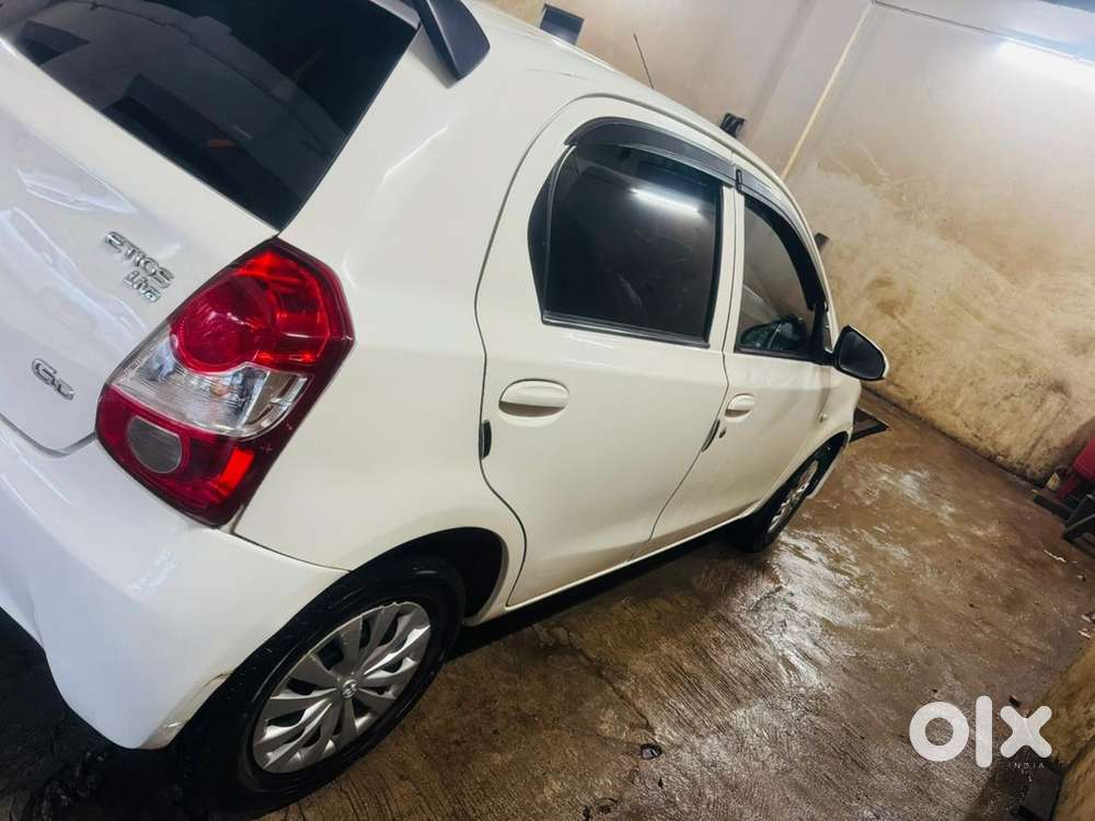 Toyota Etios Liva 2015
